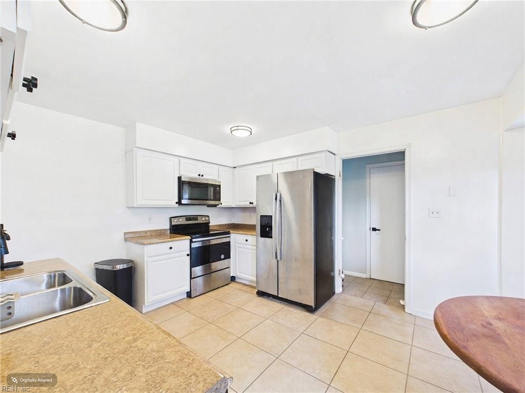 1824 Kathleen CT