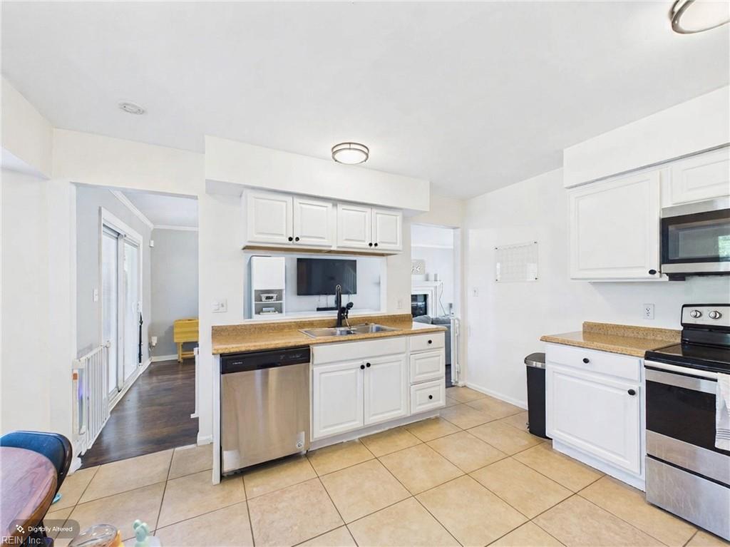 1824 Kathleen CT