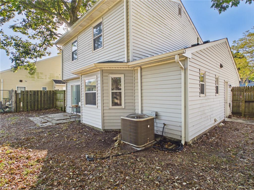 1824 Kathleen CT