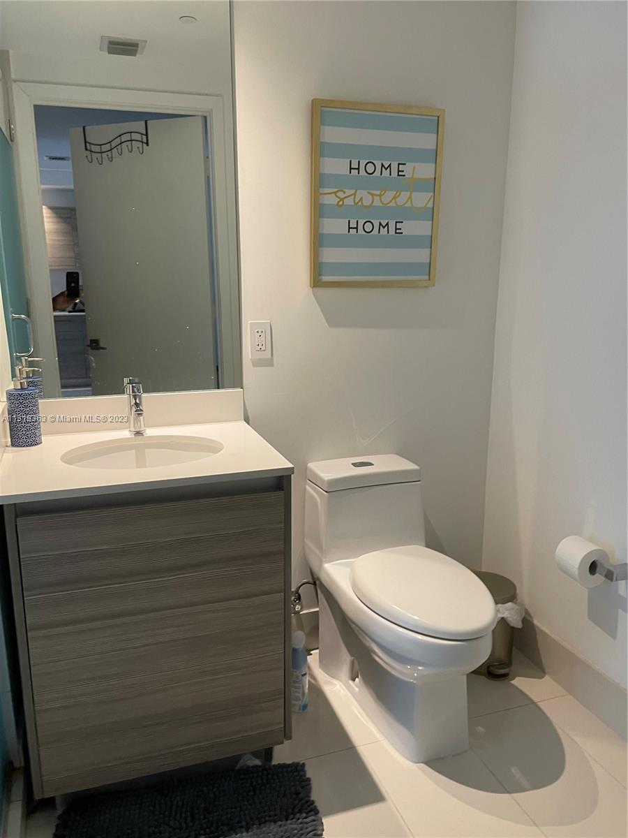 121 NE 34th ST # 2105