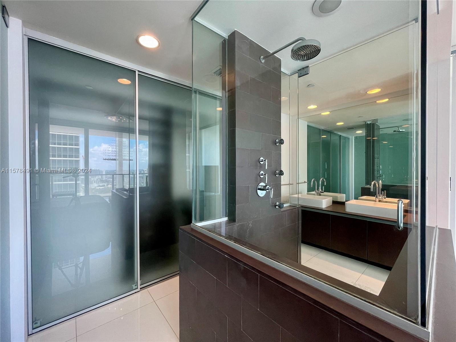 1040 Biscayne Blvd # 3305