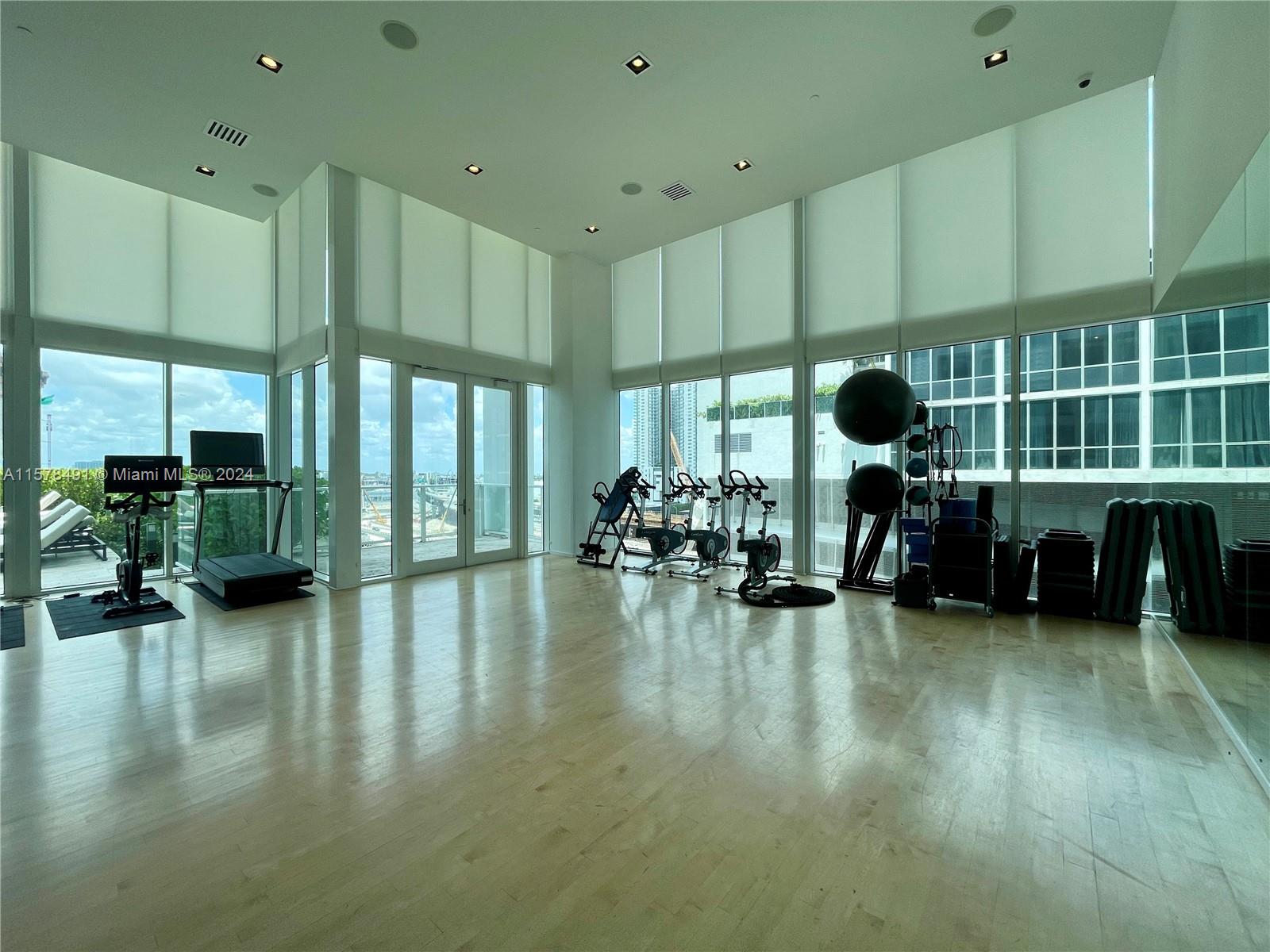 1040 Biscayne Blvd # 3305