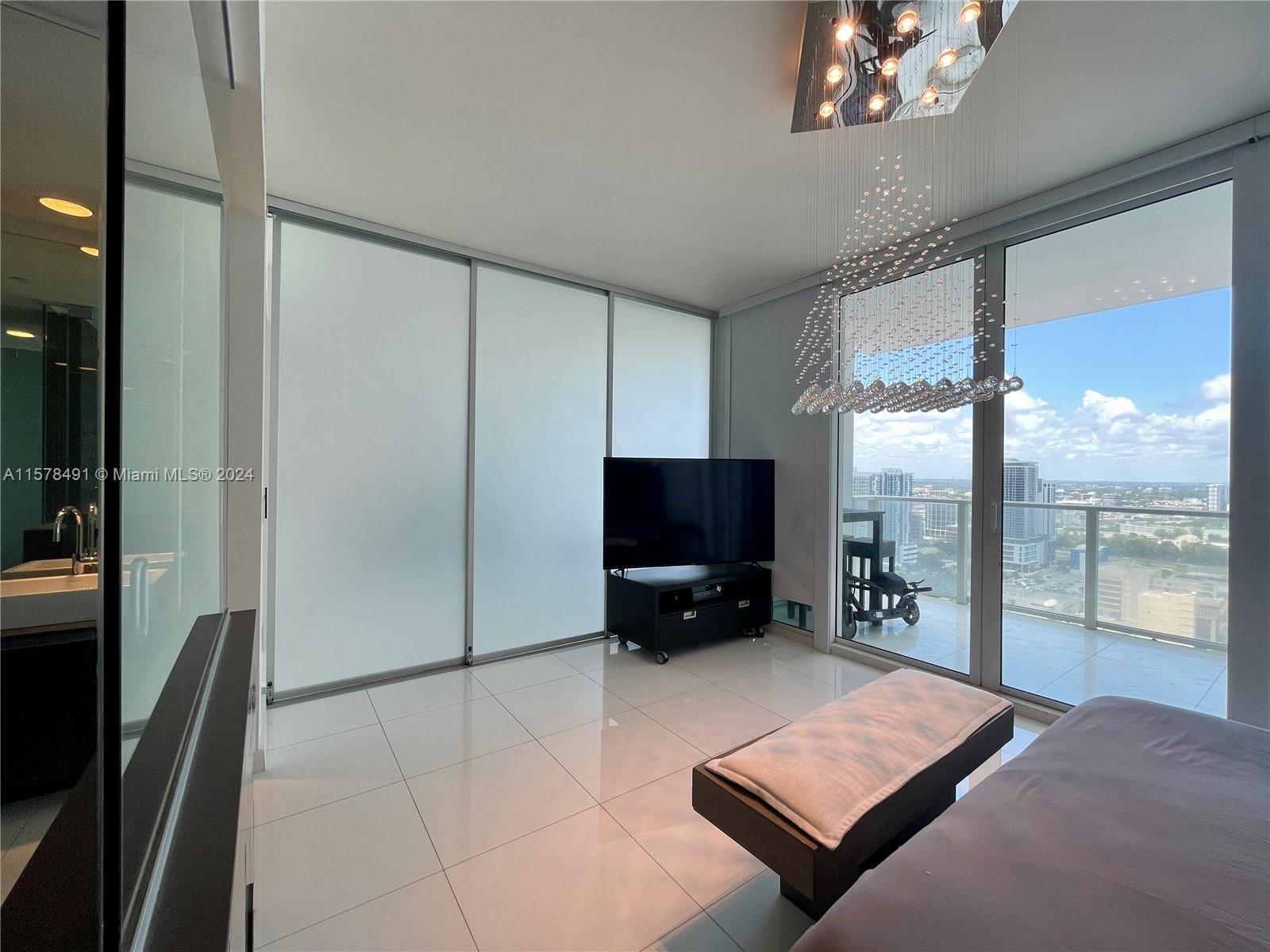 1040 Biscayne Blvd # 3305