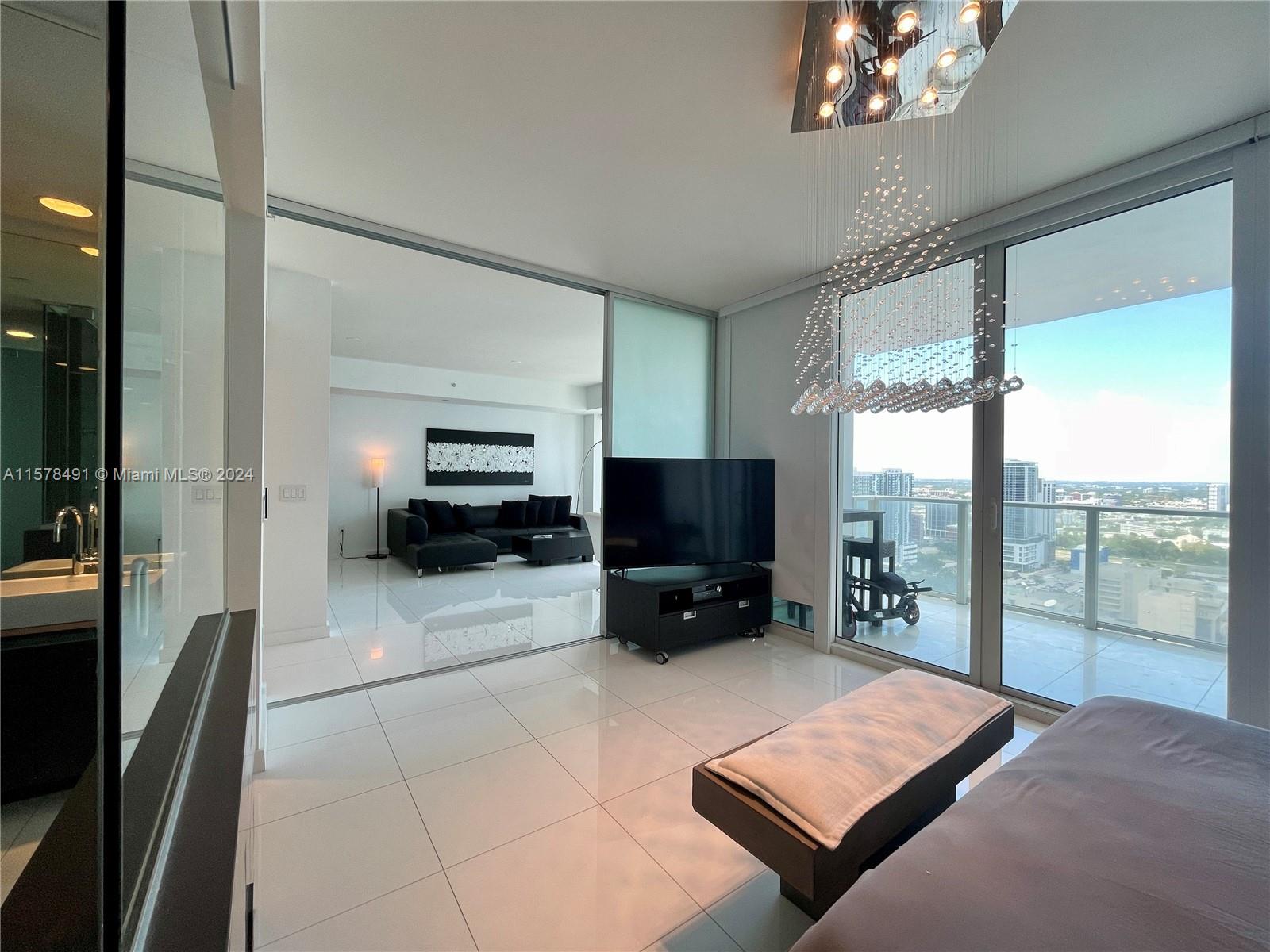 1040 Biscayne Blvd # 3305