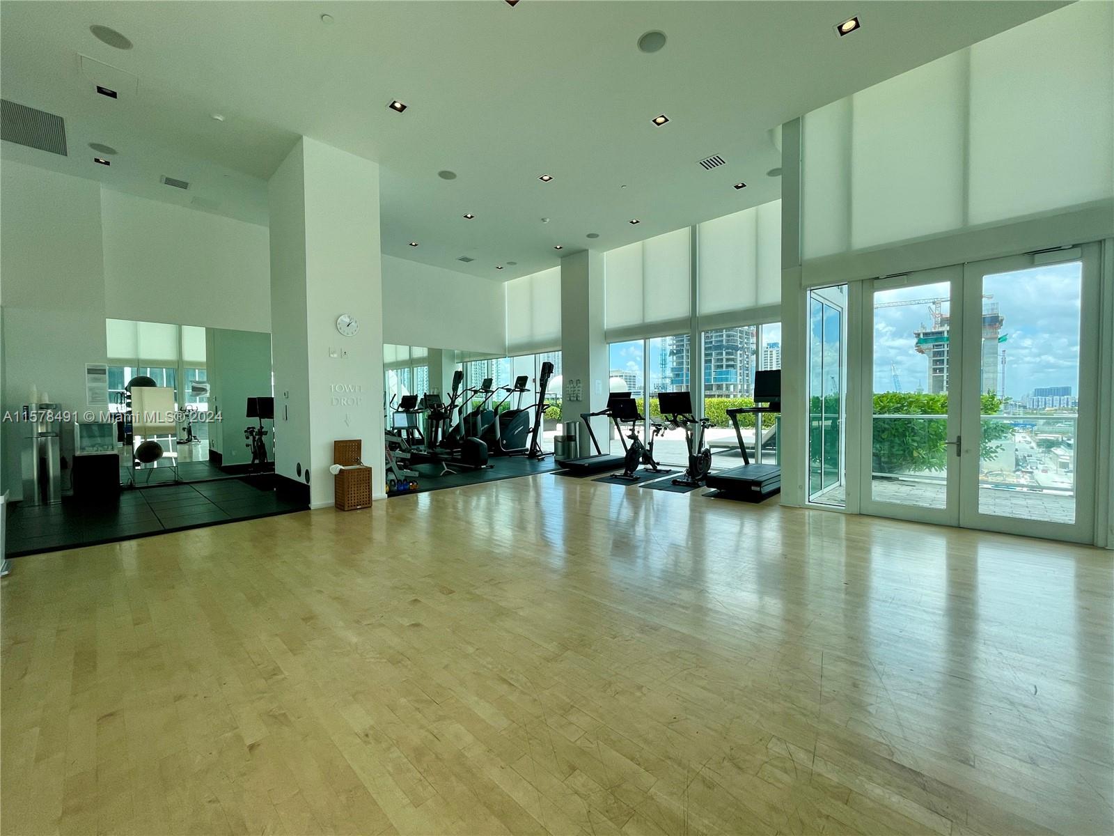 1040 Biscayne Blvd # 3305