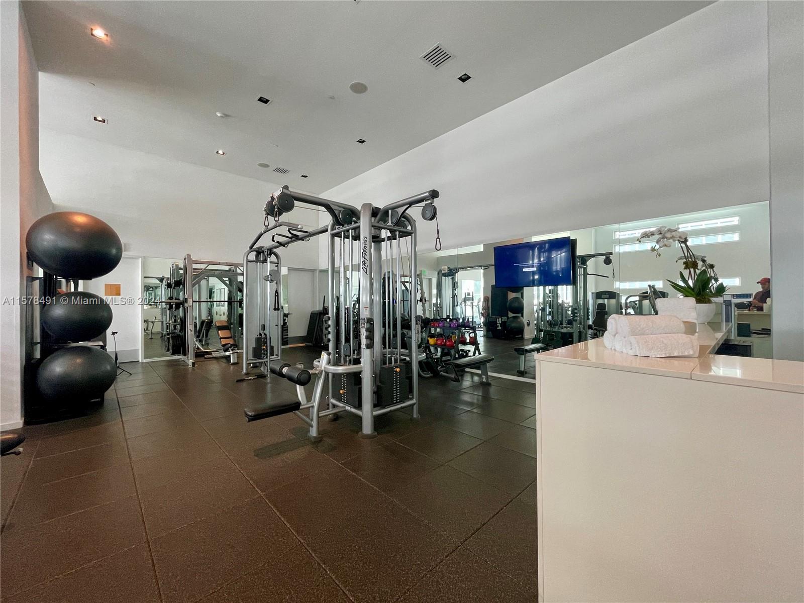 1040 Biscayne Blvd # 3305