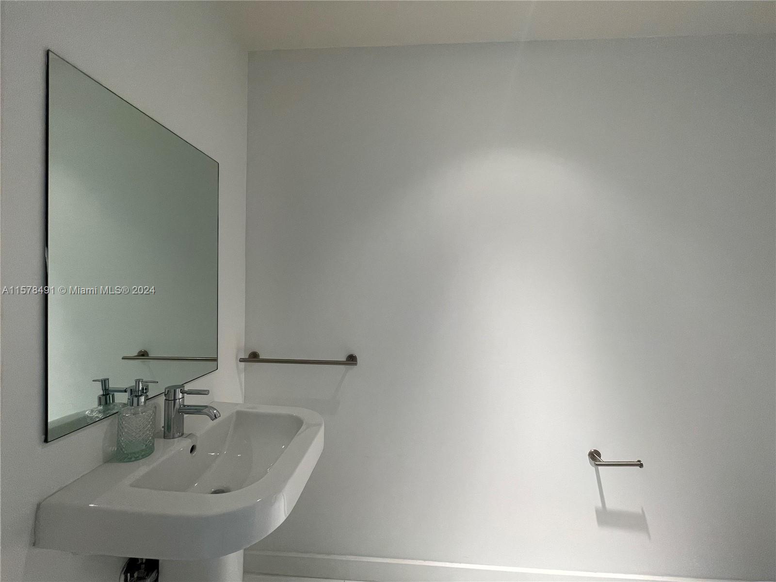 1040 Biscayne Blvd # 3305