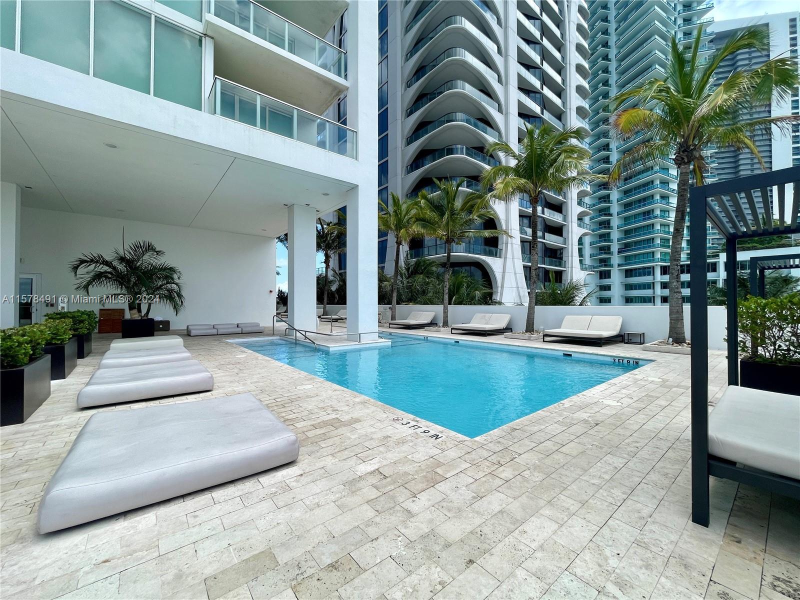 1040 Biscayne Blvd # 3305