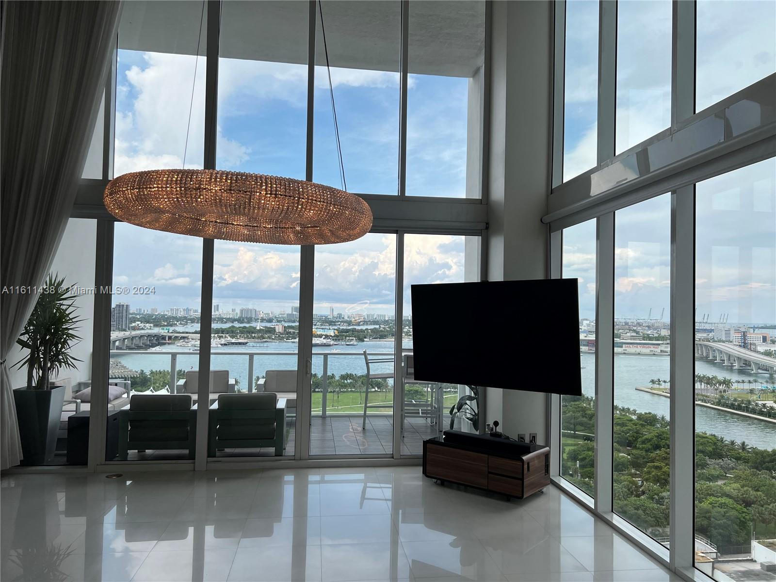 1040 BISCAYNE BLVD # 1701