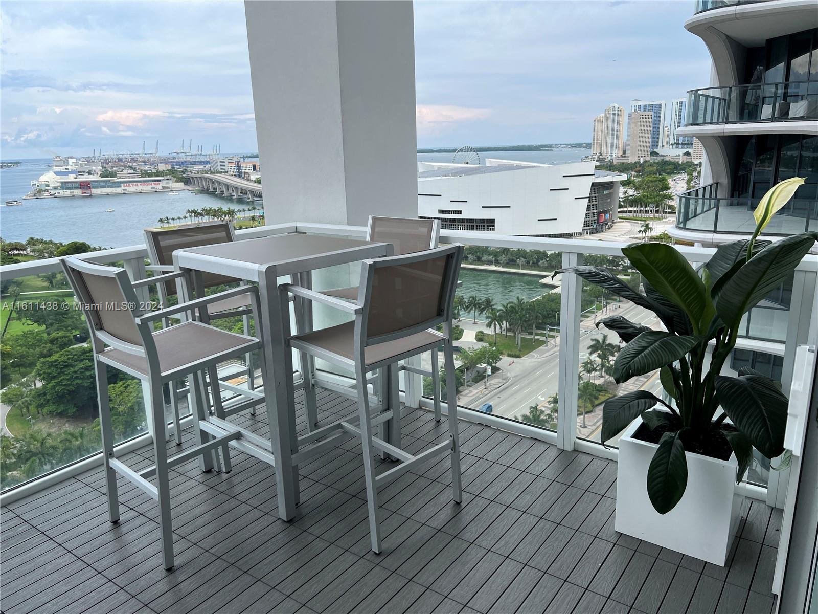 1040 BISCAYNE BLVD # 1701