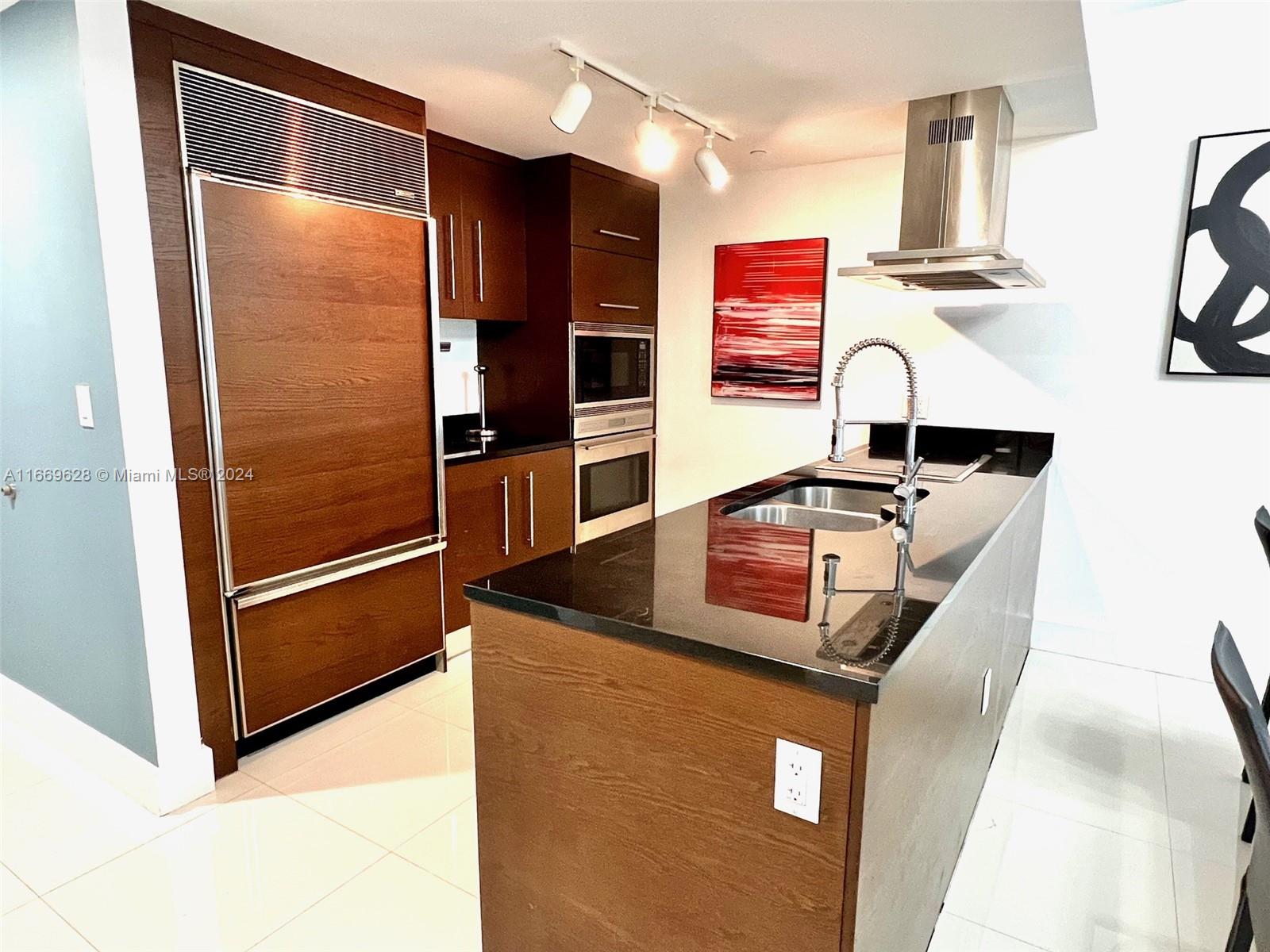 495 Brickell Ave # 1107