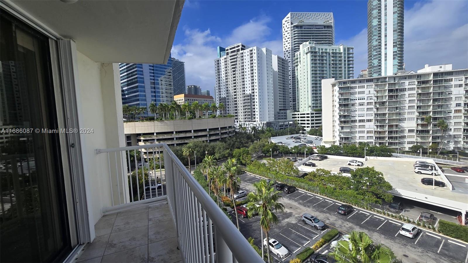 1440 Brickell Bay Dr # 909