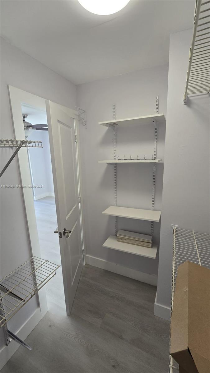 1440 Brickell Bay Dr # 909