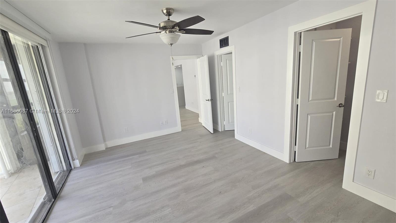 1440 Brickell Bay Dr # 909