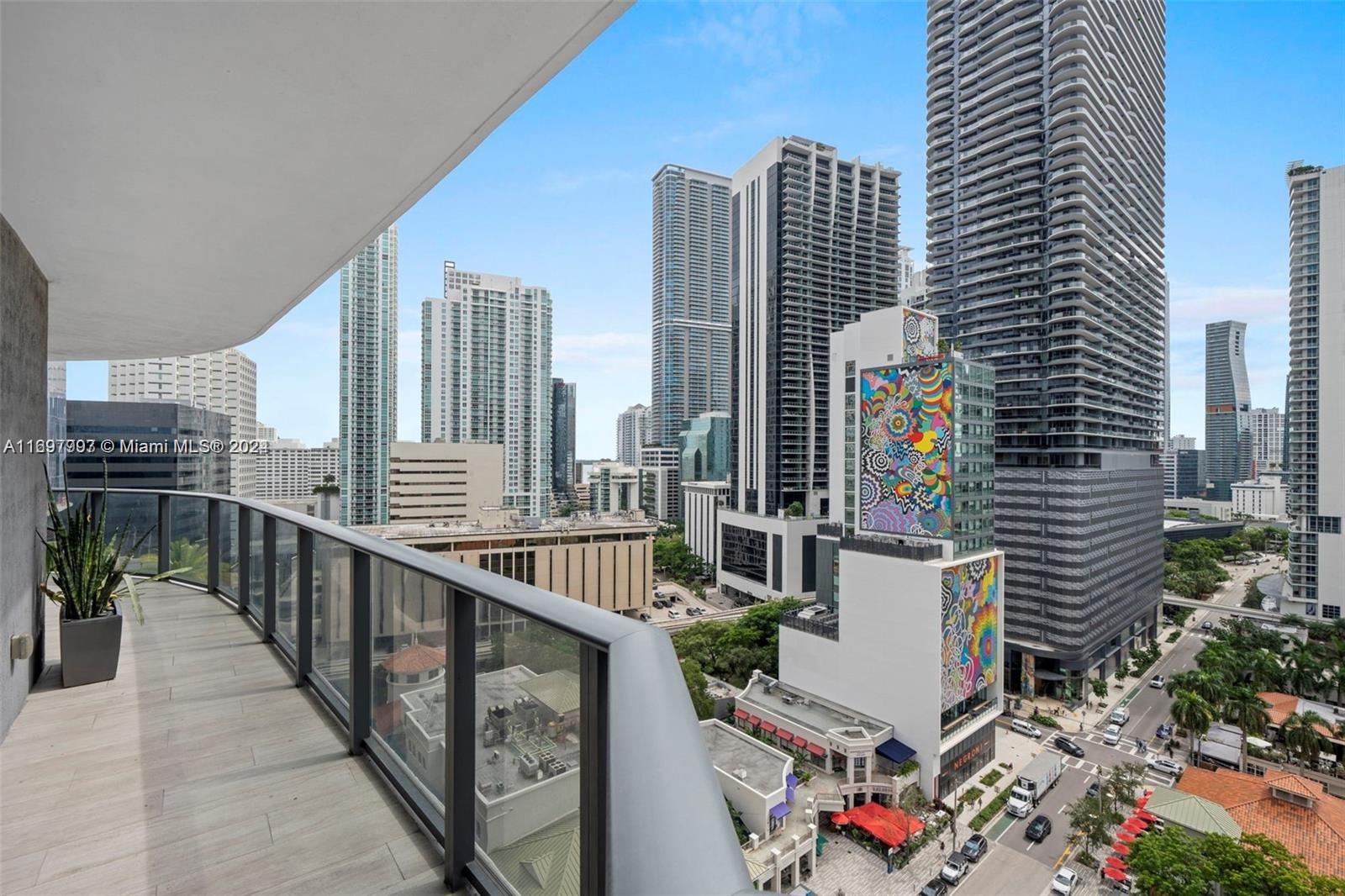 45 SW 9th St # 1403