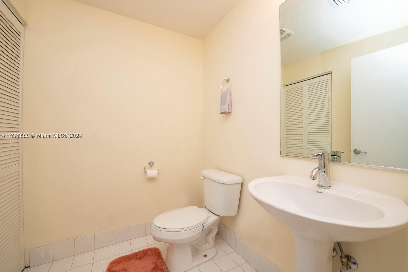 888 Biscayne Blvd # 4007