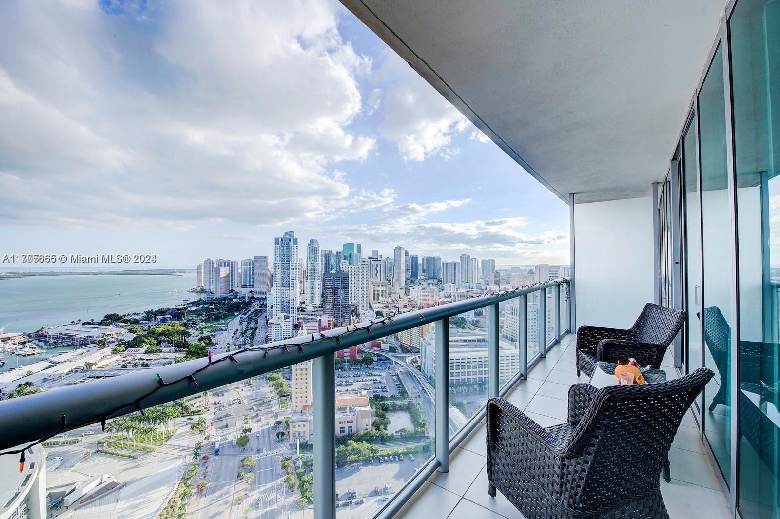 888 Biscayne Blvd # 4007