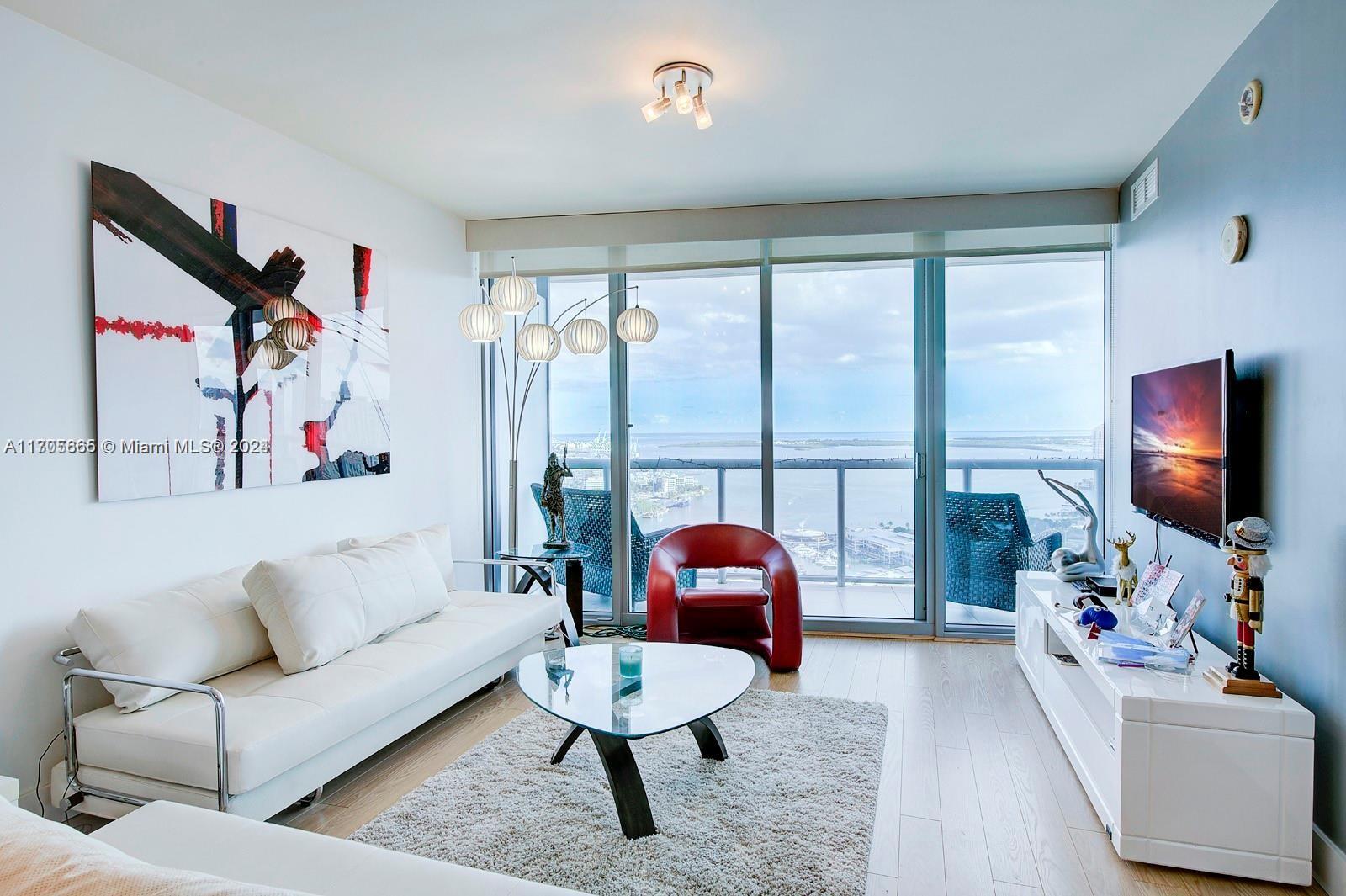 888 Biscayne Blvd # 4007