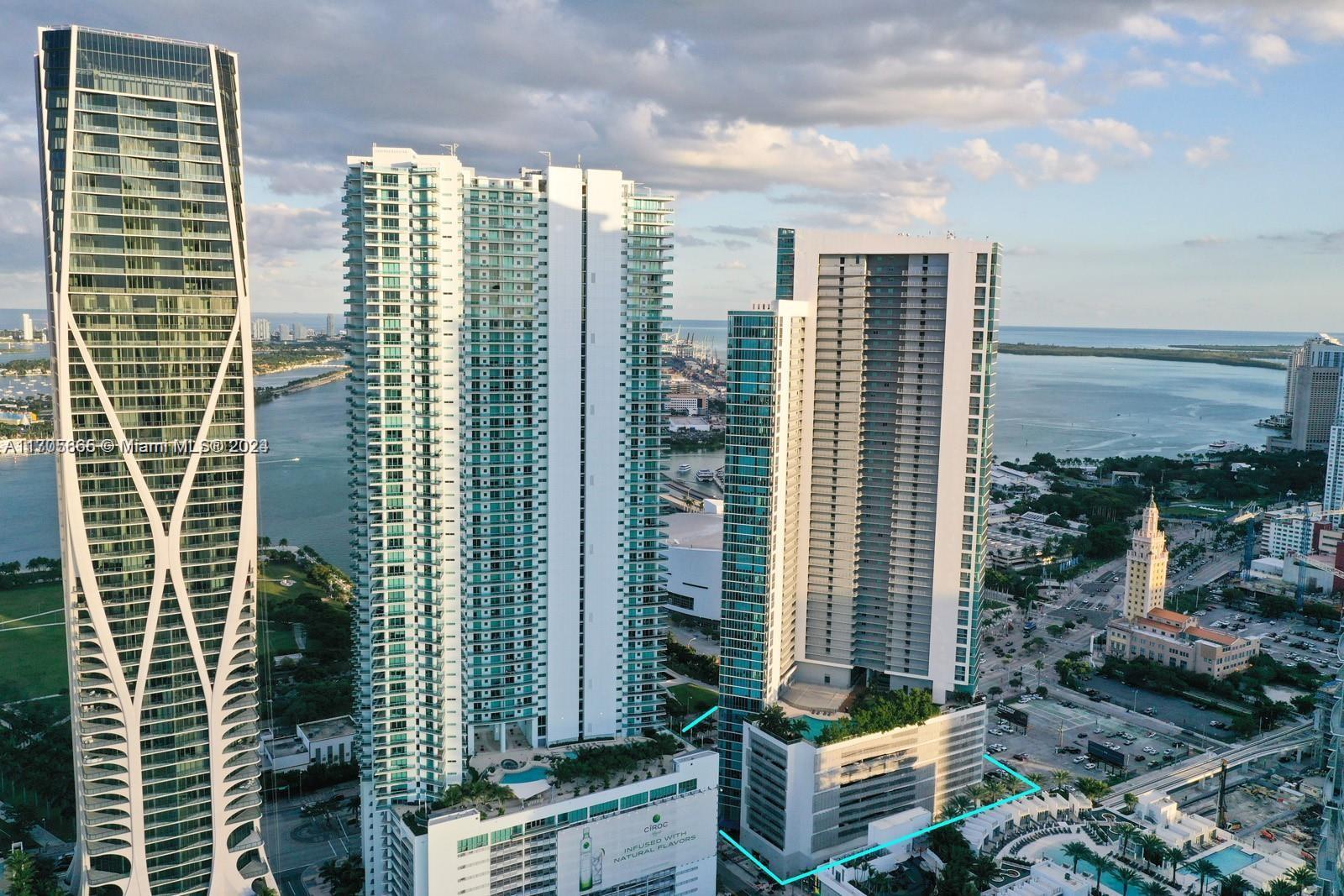 888 Biscayne Blvd # 4007