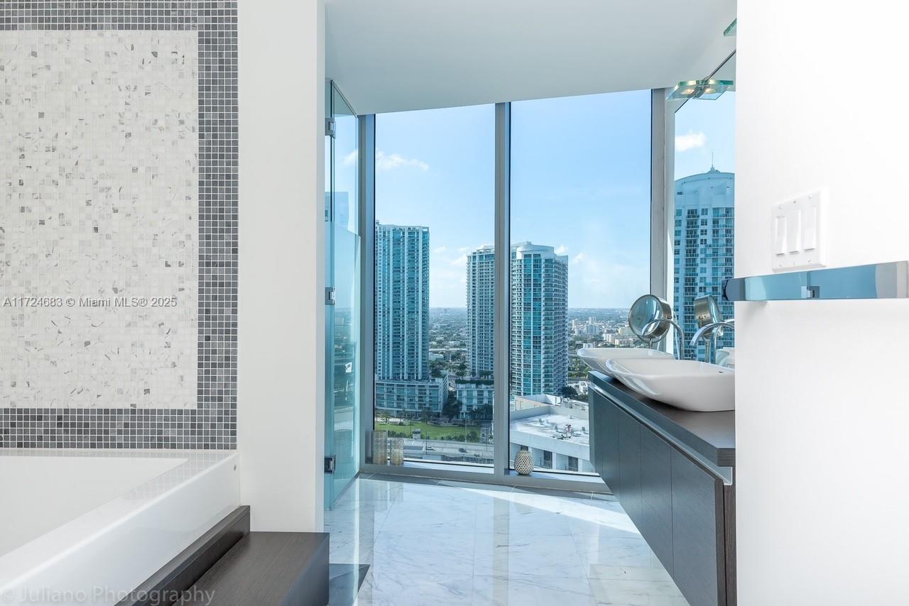 200 Biscayne Boulevard Way # 3102