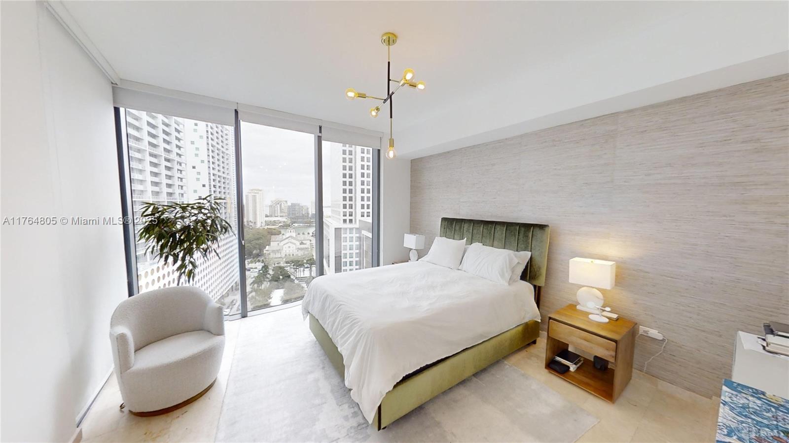 68 SE 6 ST # 1111
