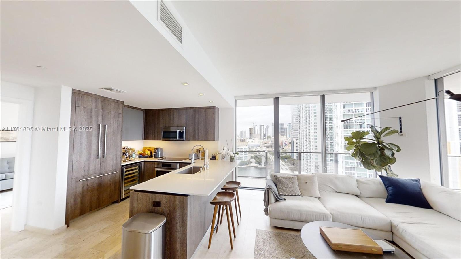 68 SE 6 ST # 1111