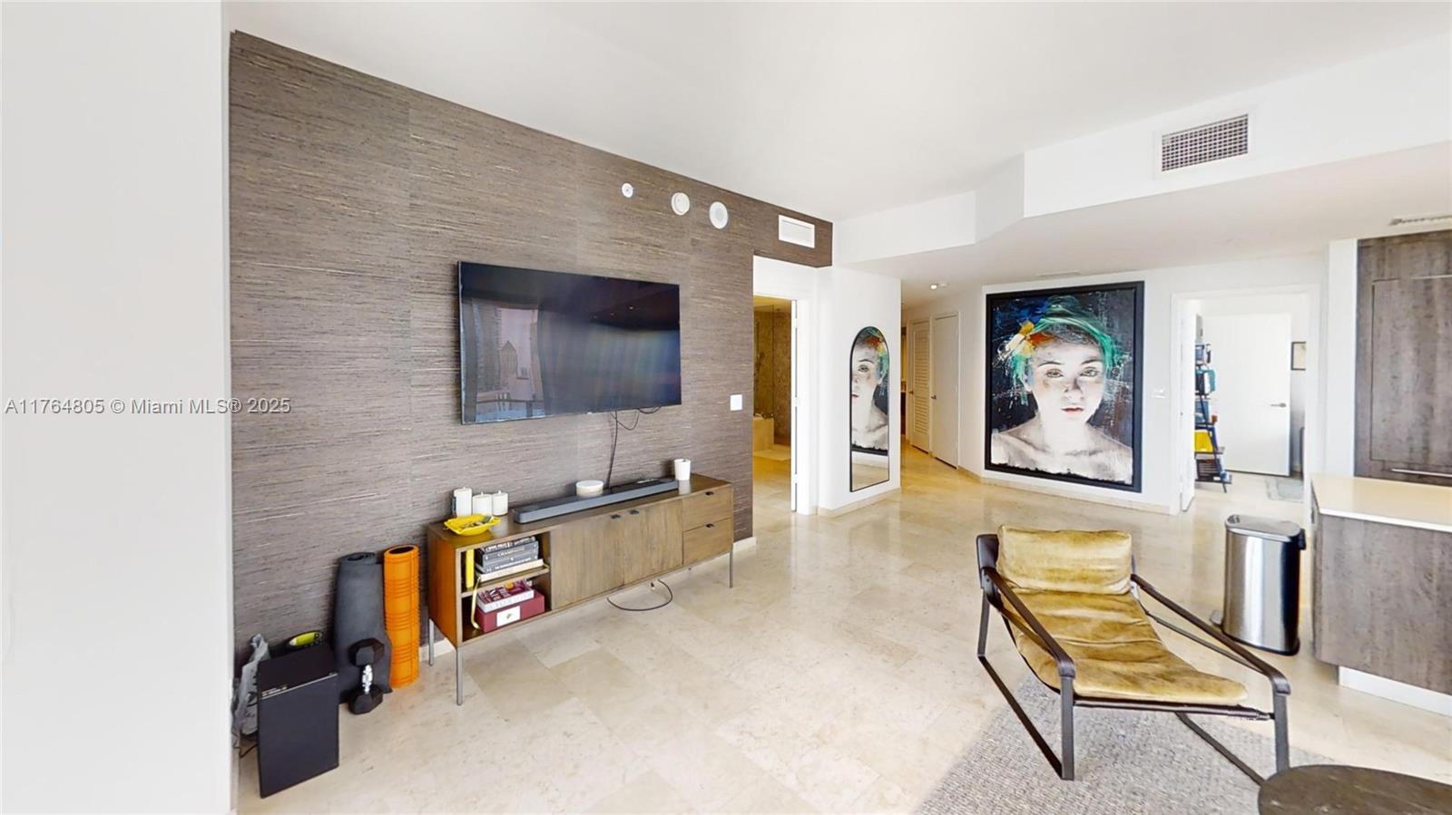 68 SE 6 ST # 1111