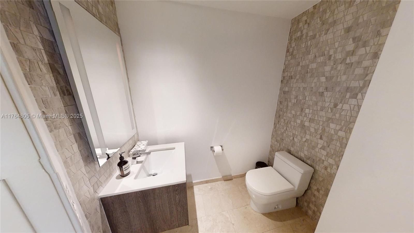 68 SE 6 ST # 1111
