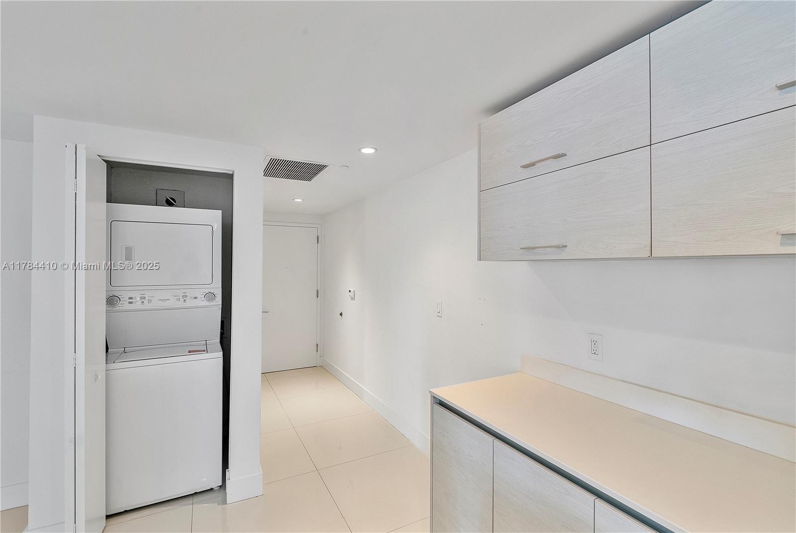 1300 S Miami Ave Unit: 3210