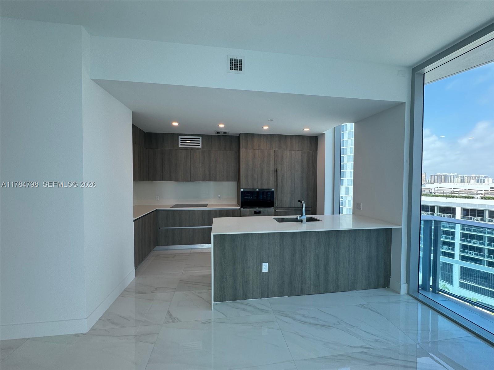 17550 Collins Ave # 1005