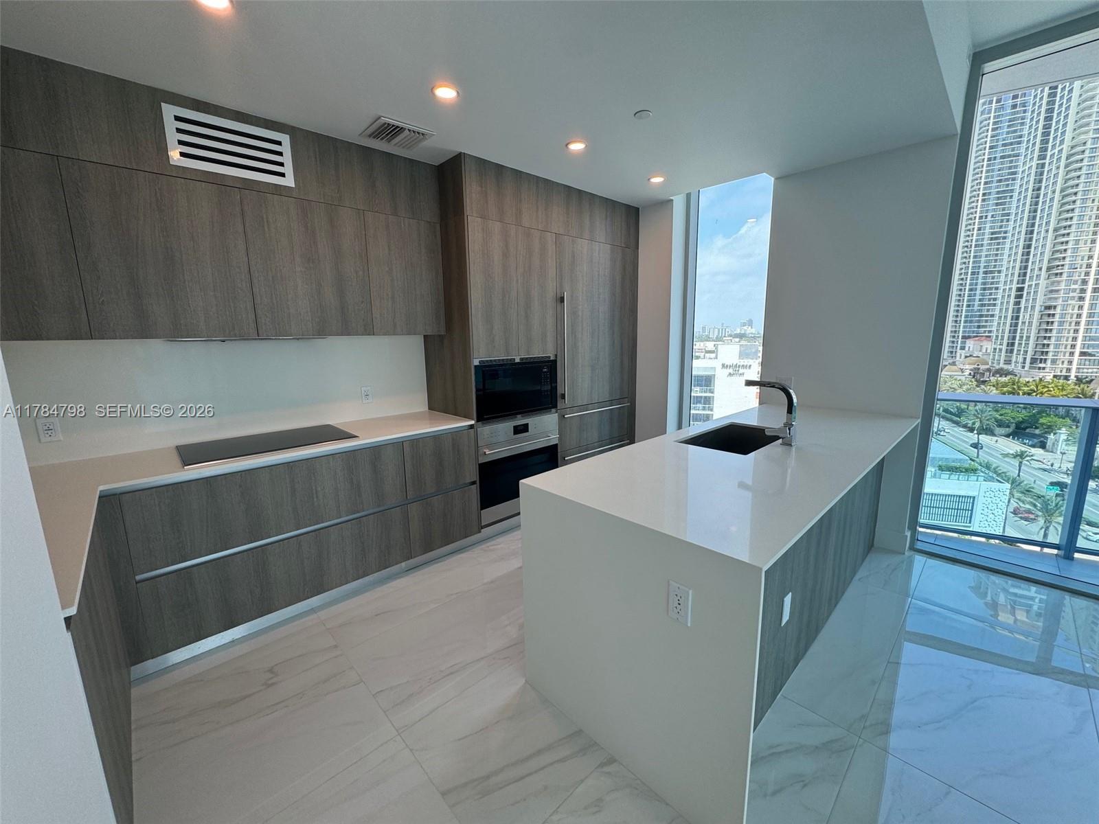 17550 Collins Ave # 1005