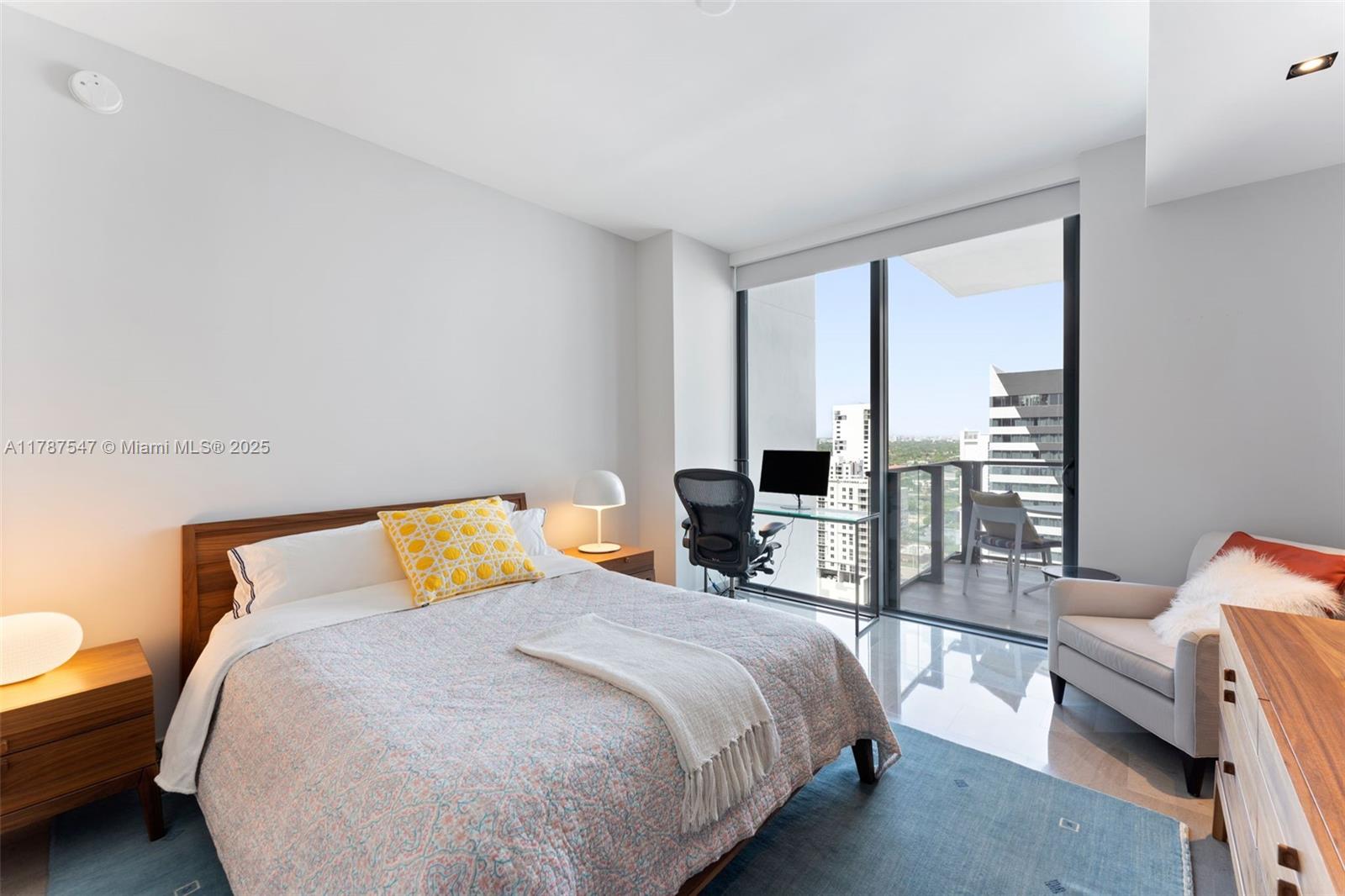 88 SW 7th St # 1708