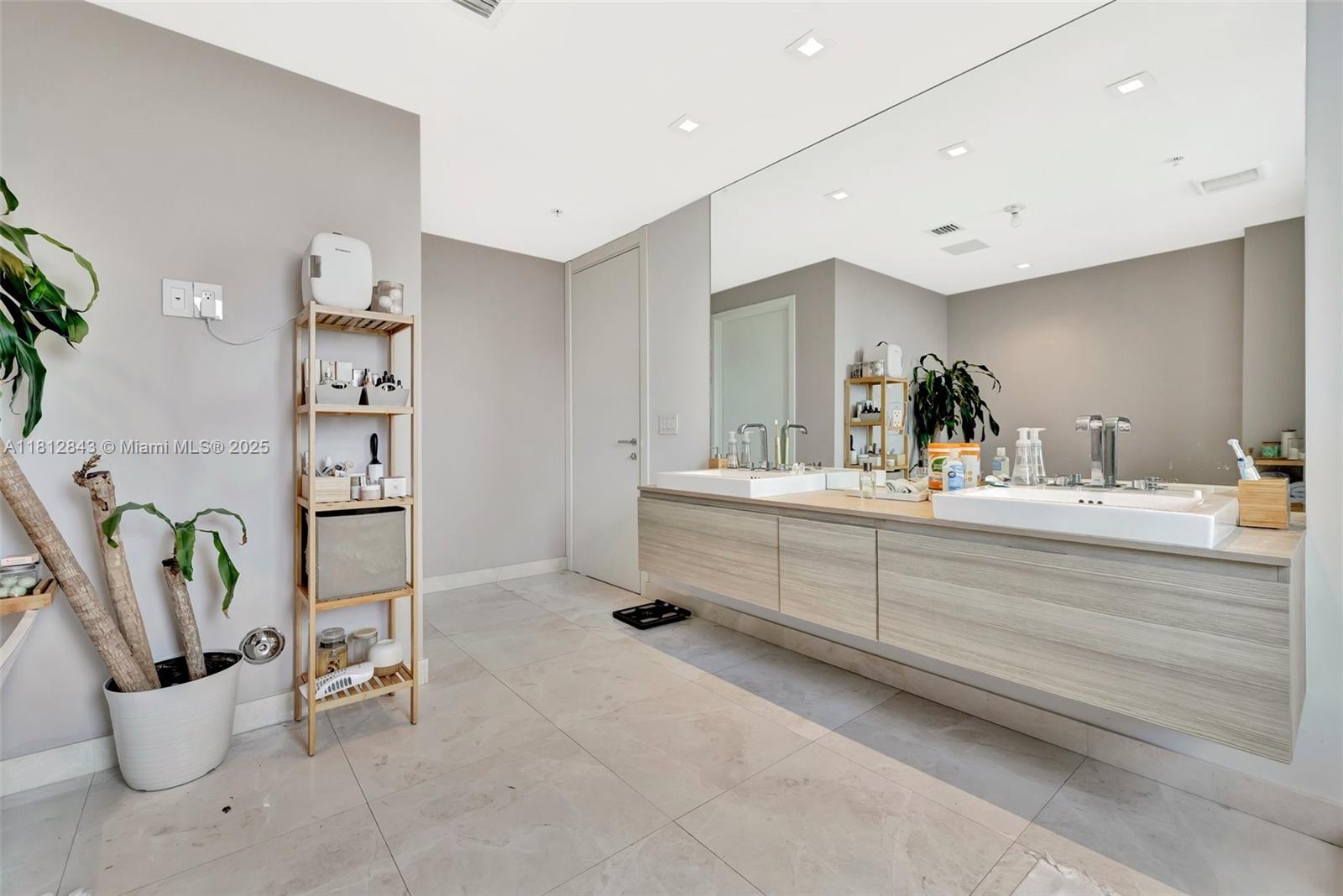 17111 Biscayne Blvd # 2308