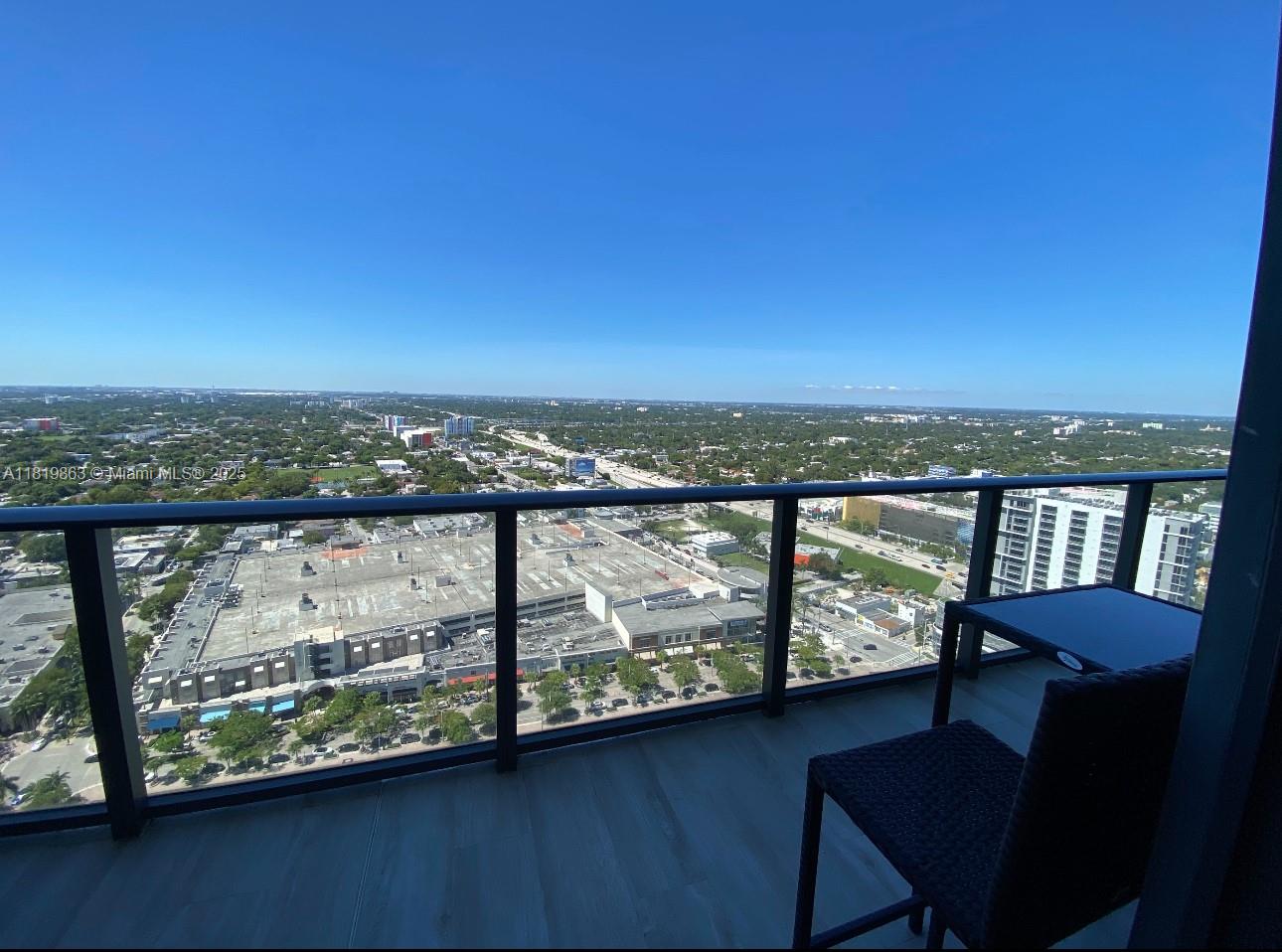 121 NE 34th St Unit: PH3212