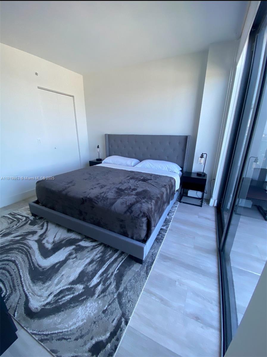 121 NE 34th St Unit: PH3212