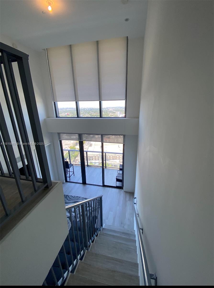 121 NE 34th St Unit: PH3212