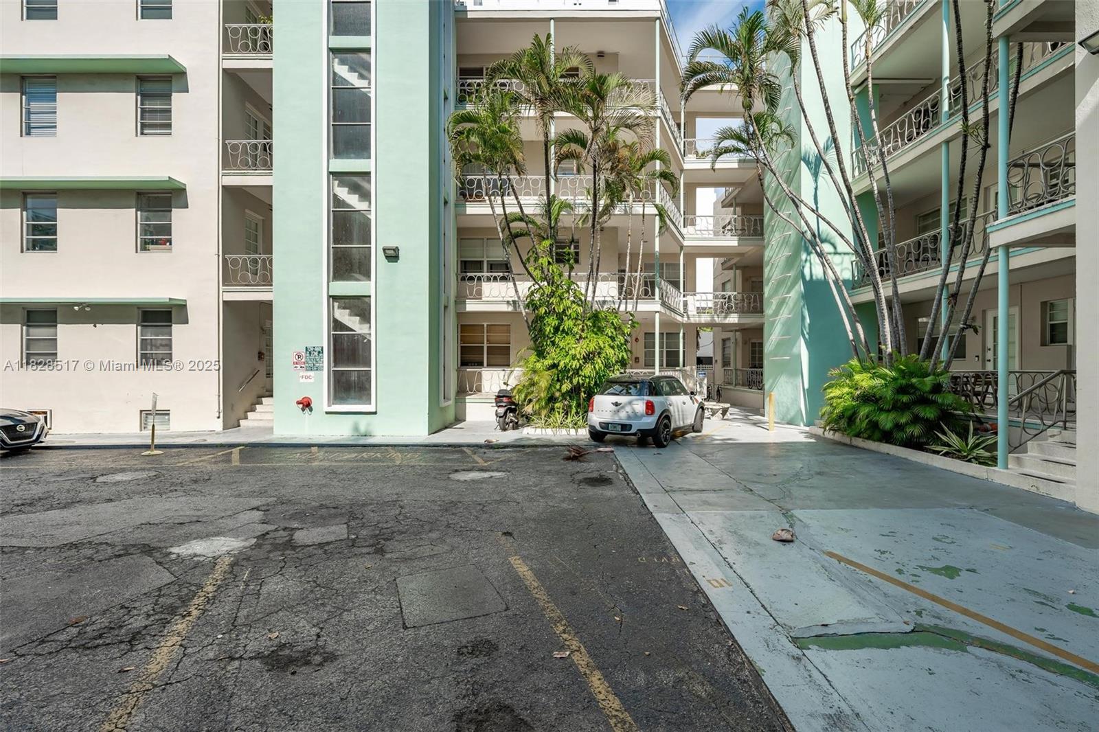 1751 Washington Ave # 3G