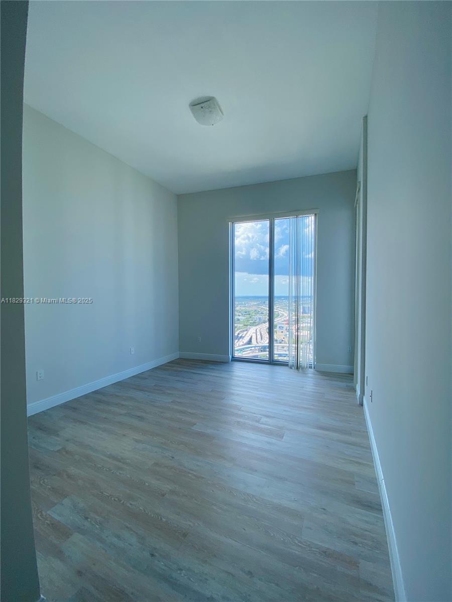 185 SW 7th St # 4311