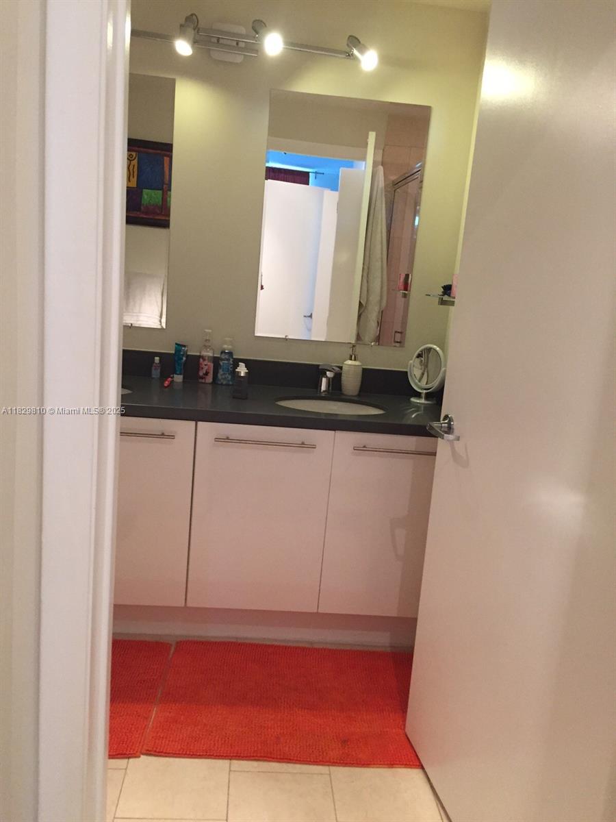 90 SW 3rd St # 4205