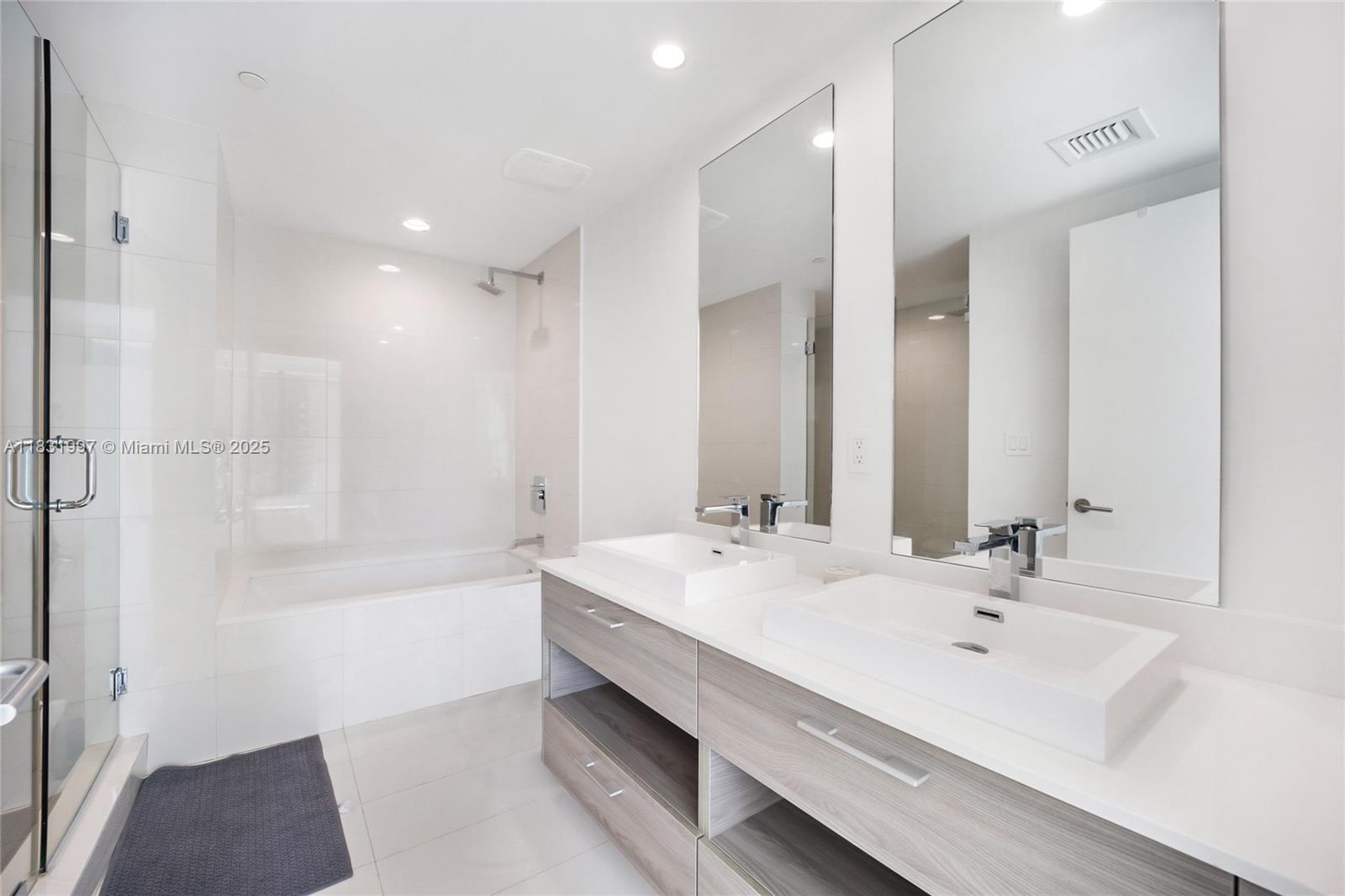 1300 S Miami Ave Unit: 1705