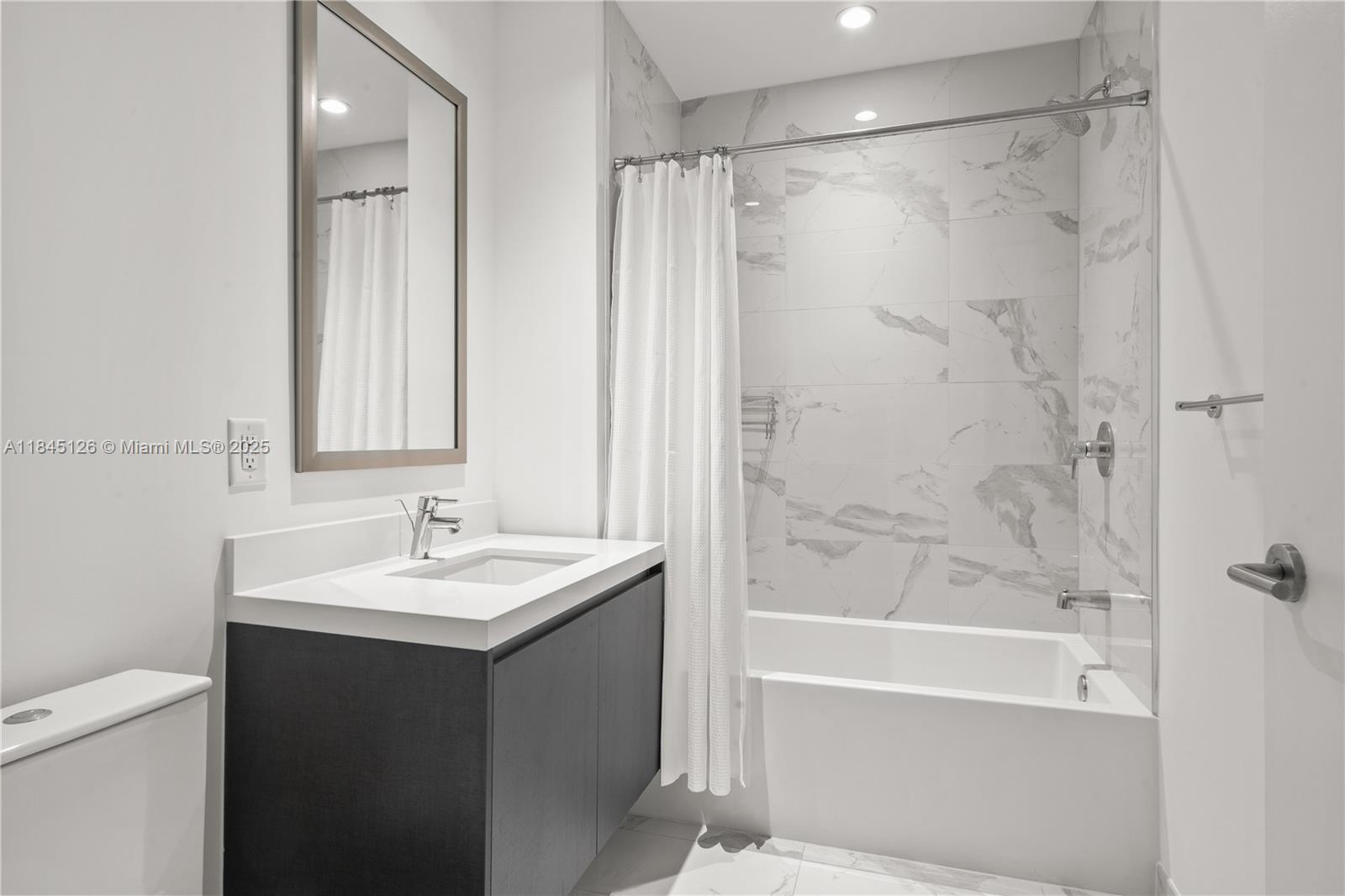 851 NE 1st Ave # 3007