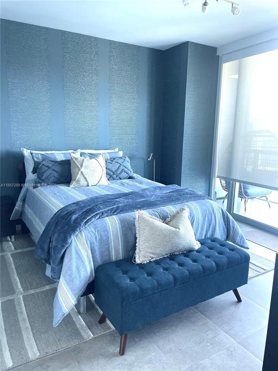 888 Biscayne Blvd # 4310