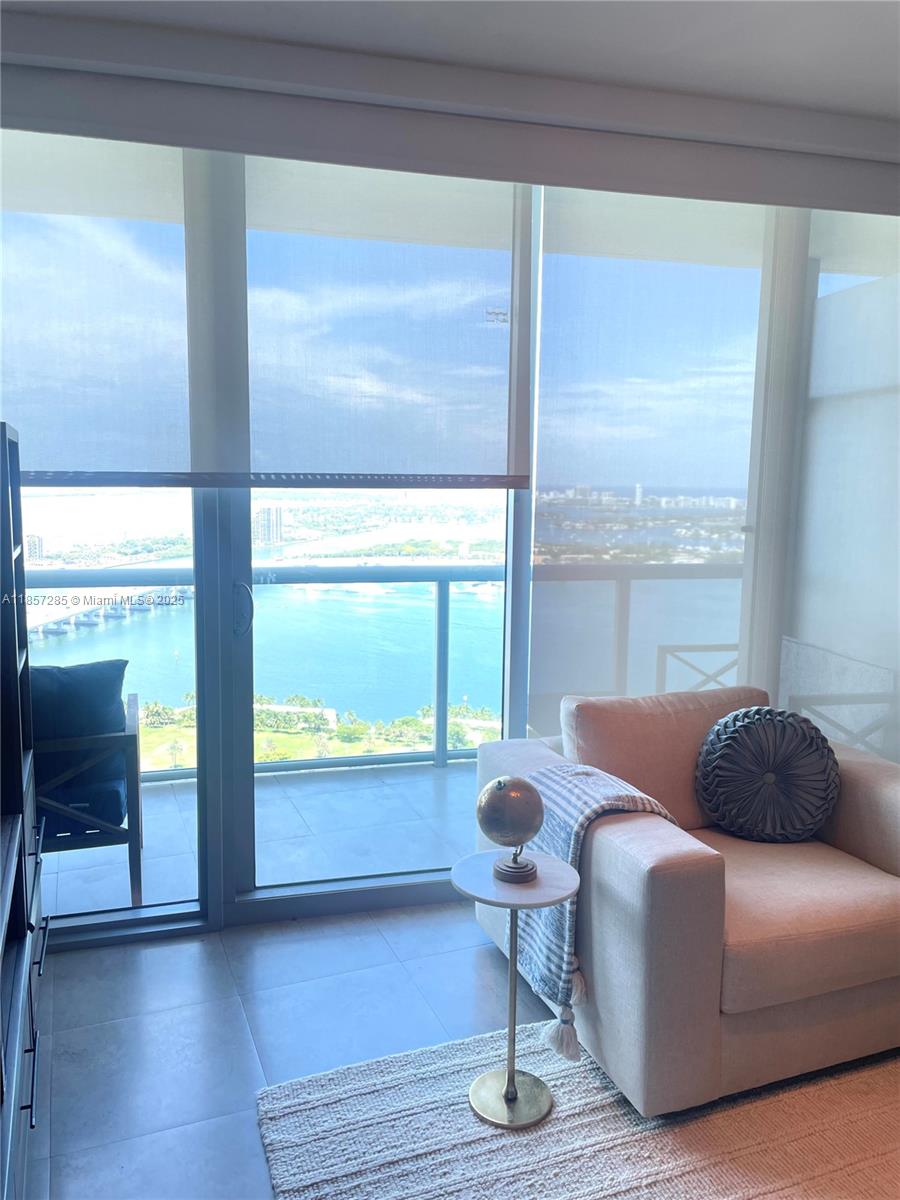 888 Biscayne Blvd # 4310