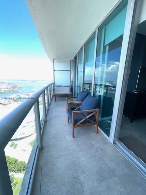 888 Biscayne Blvd # 4310