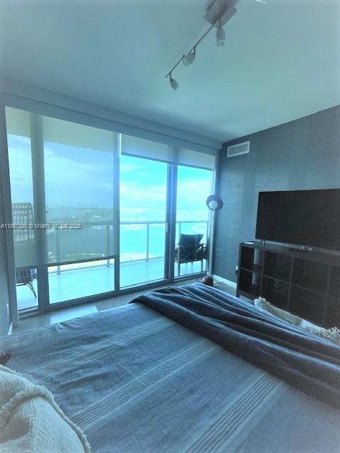 888 Biscayne Blvd # 4310