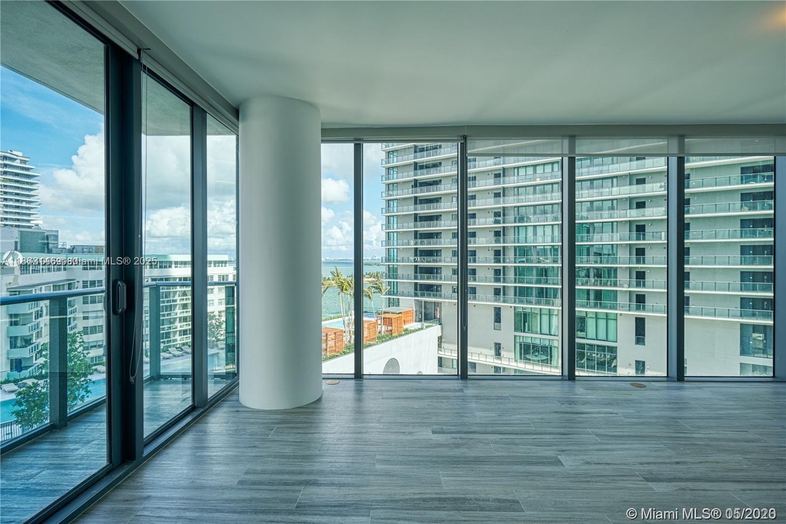 650 NE 32nd St # 1208