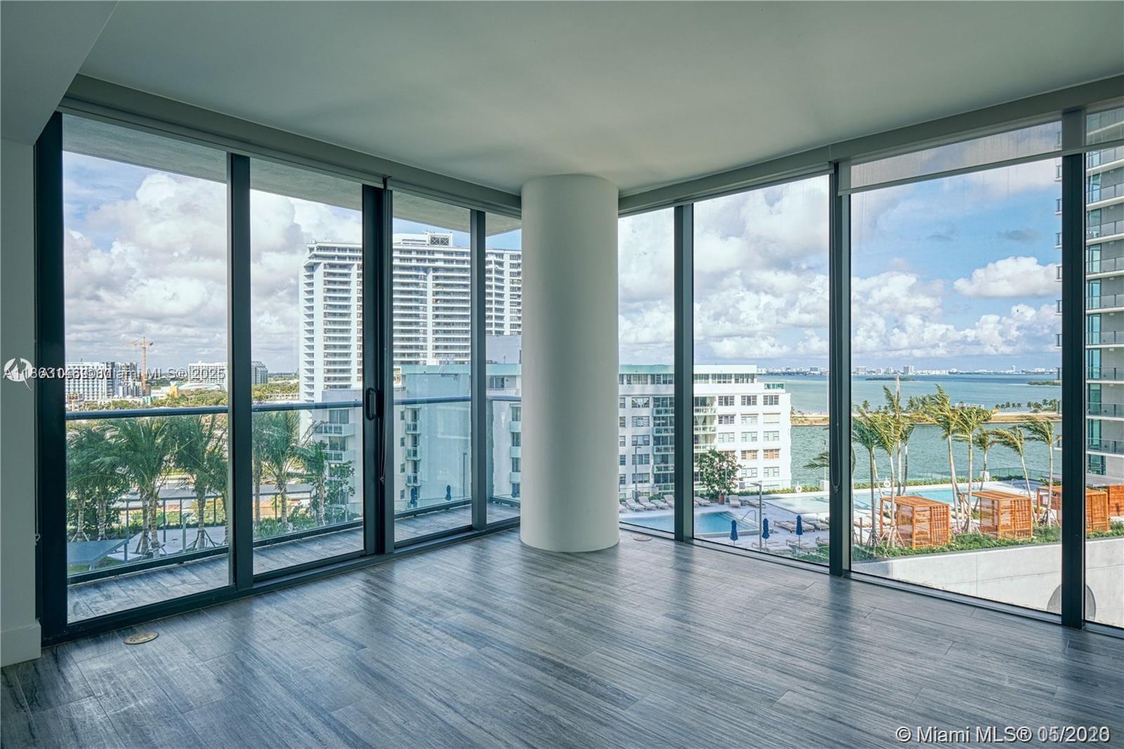 650 NE 32nd St # 1208