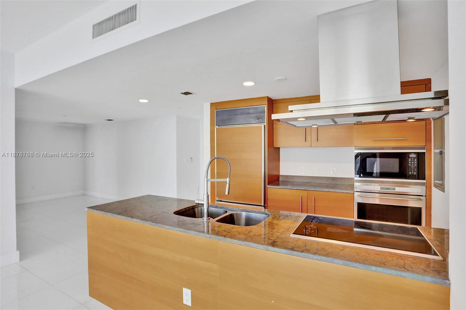 495 Brickell Ave # 4405