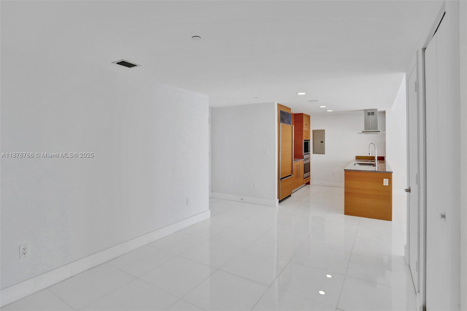495 Brickell Ave # 4405