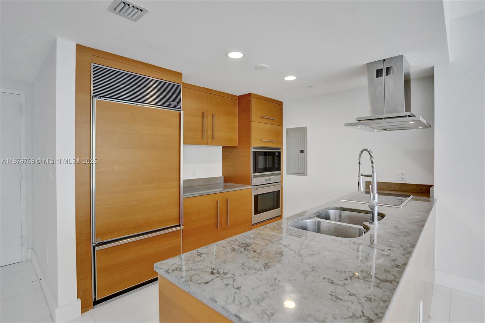 495 Brickell Ave # 4405